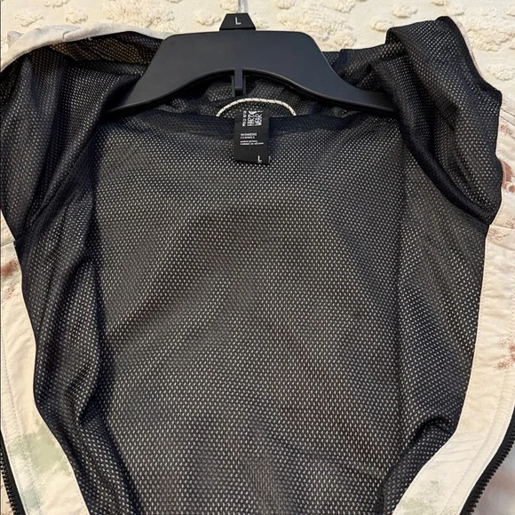 LIKE NEW!! Woman’s Mountain Hardwear Cream and Brown Jacket, L - Picture 5 of 5